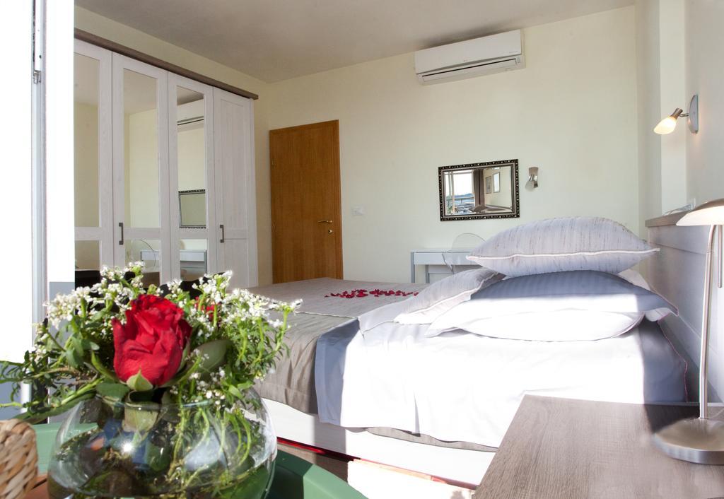 Stunning View Apartment Split Room photo