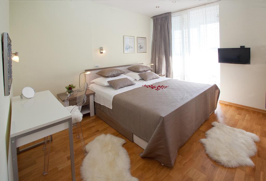 Stunning View Apartment Split Room photo